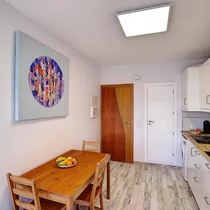 https://aptos-casco-historico.in-canary-islands.com